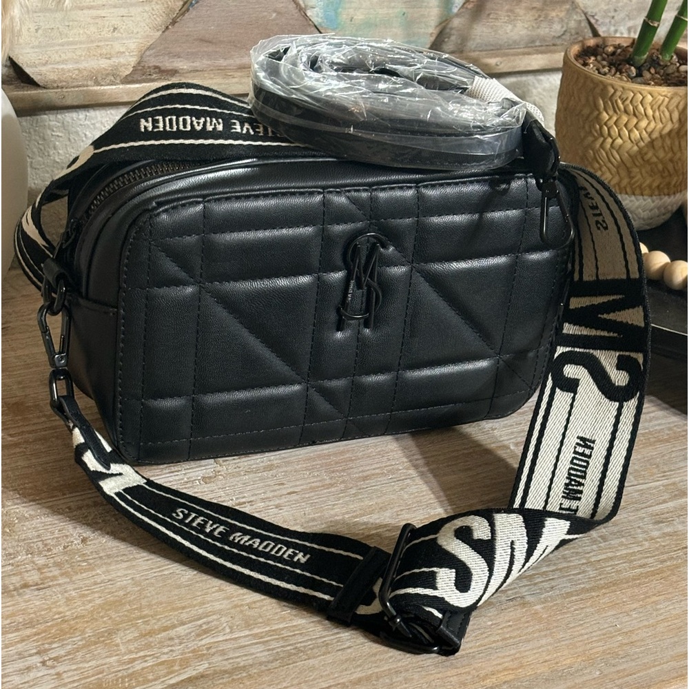 Black Steve Madden purse